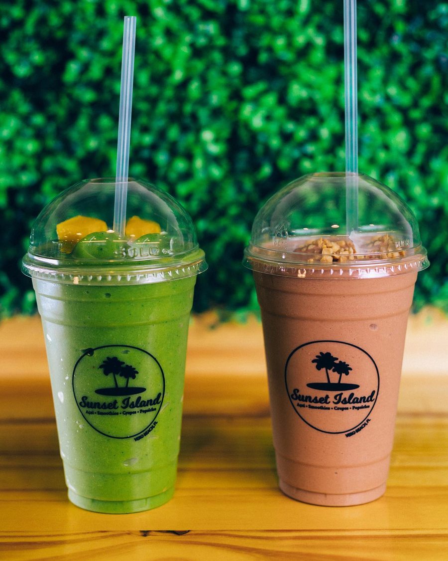 Matcha and chocolate smoothies with Sunset Island logo cups